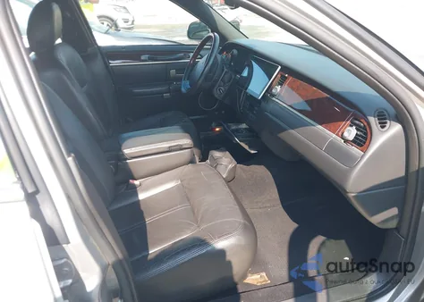 2008 Lincoln Town Car Signature Limited из США, поврежденный, VIN 2LNHM82V38X643238